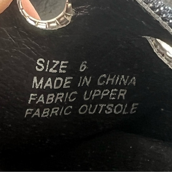 Blue Grommet Slide Sandals Size 6 Women’s - Picture 2 of 8